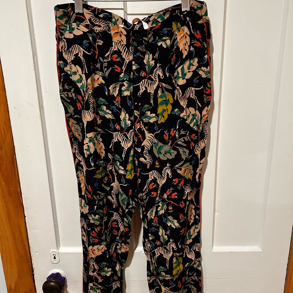 Gorgeous Zara trousers with zebras. Size 6